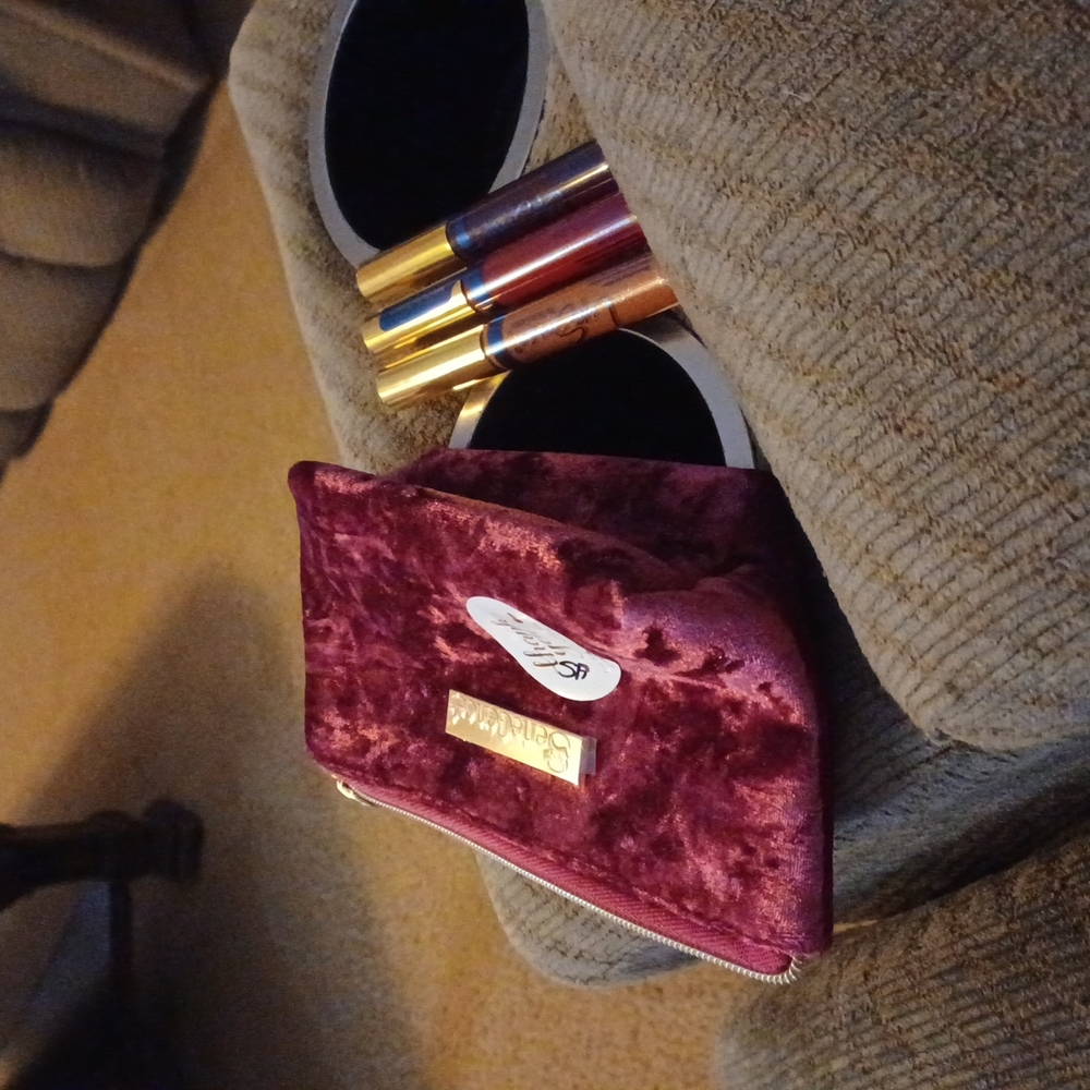Lipgloss with bag set